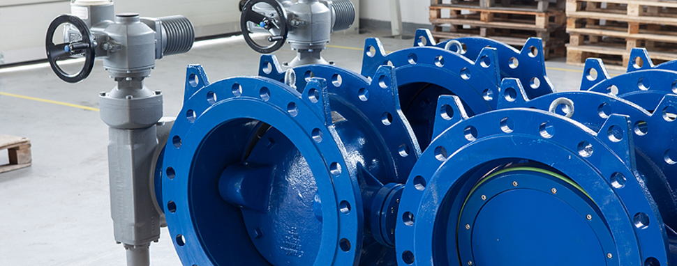 Robineți cu sfera și flanșe